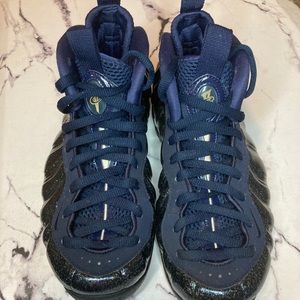 WMNS NIKE AIR FOAMPOSITE ONE OBSIDIAN BLUE